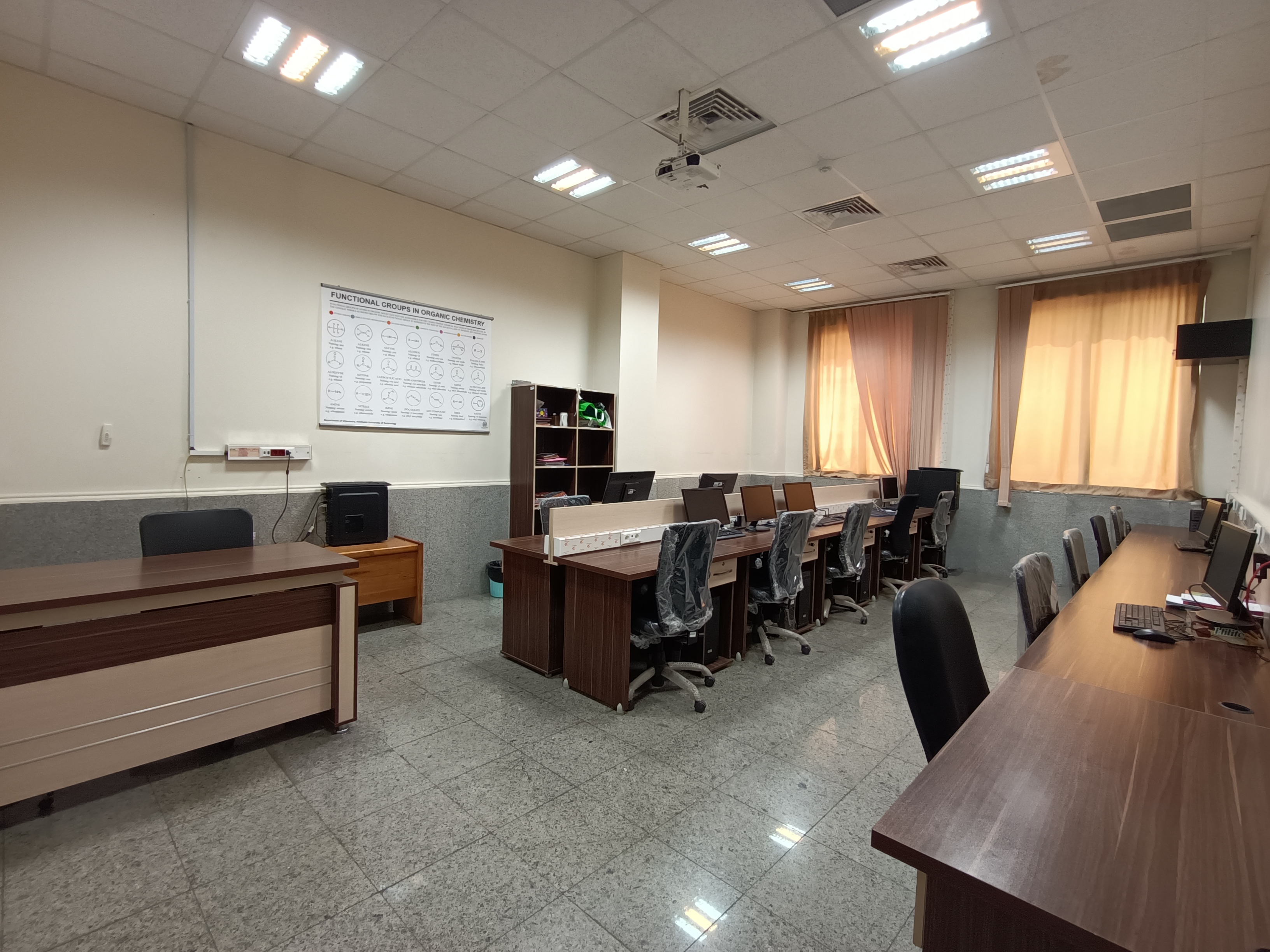 آزمایشگاه شیمی محاسباتی